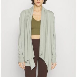 Athleta Women’s Pranayama Wrap